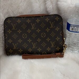 Louis Vuitton Monogram wristlet / Clutch Vintage Authentic! Excellent